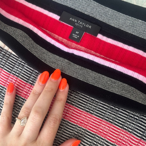 Ann Taylor skirt and sweater set - Picture 6 of 7